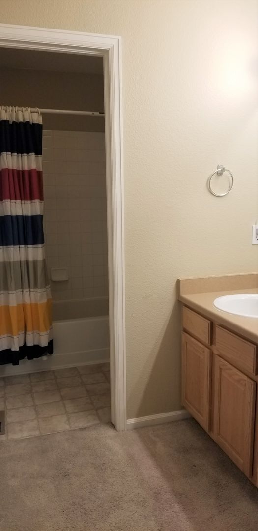 Building Photo - 3 Bedroom + Loft with Main Floor Office and 3 Car Garage!