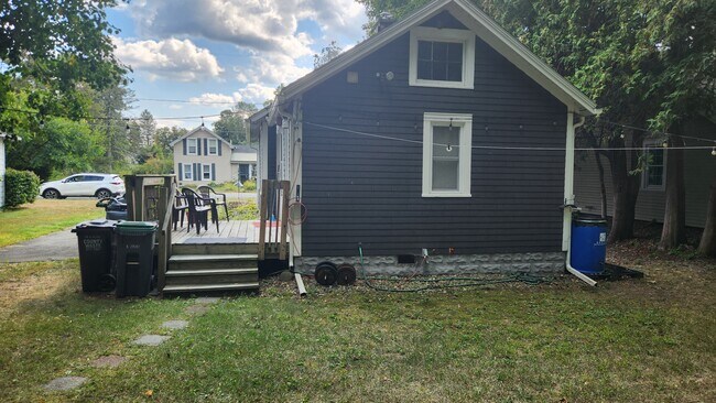 Building Photo - 176 W North St