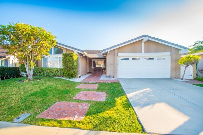 Building Photo - Fountain Valley