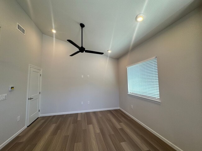 Building Photo - Brand New 1-Bedroom Unit for Rent – Central Reno