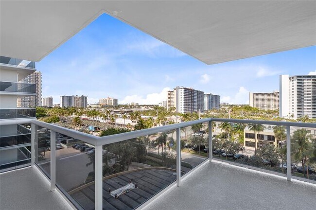 Building Photo - 3500 Galt Ocean Dr