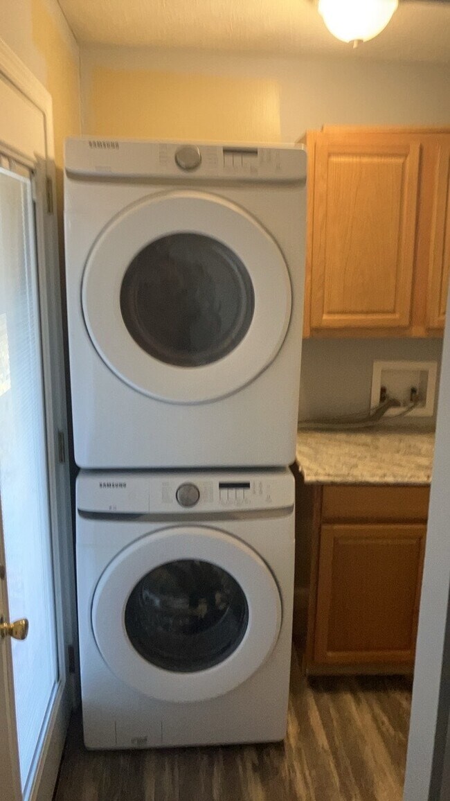 Building Photo - 325 Halifax Dr