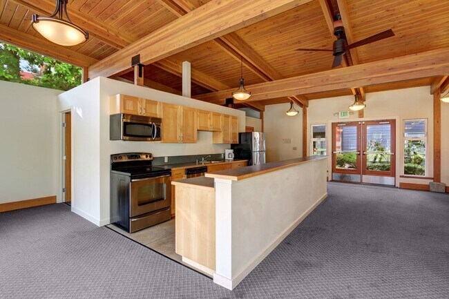 Building Photo - 2Bd/1.75Ba Seattle Condo