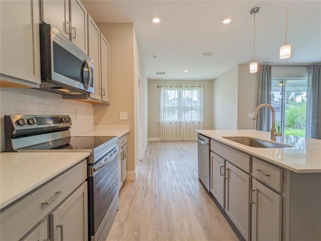 Building Photo - 7295 Minardi St