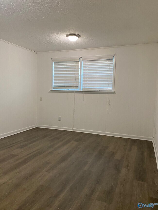 Building Photo - 4411 McClain Ln NW