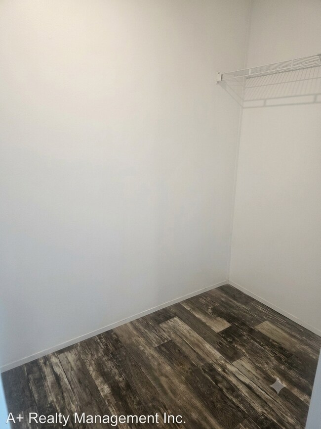 Building Photo - Move-in by AUGUST 10  ****Get 2 WEEKS FREE RENT ****