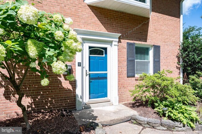 Building Photo - 6508 Berkshire Dr