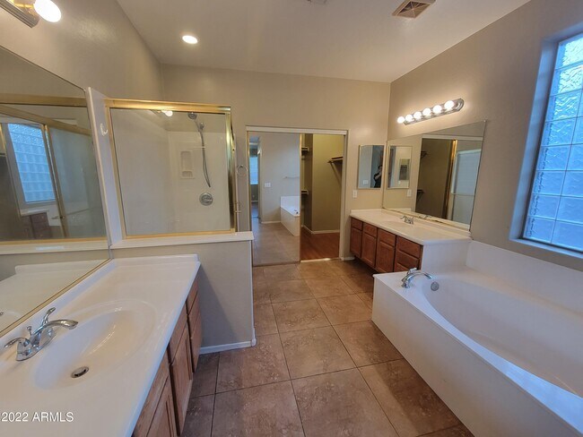 Building Photo - 958 E Scorpio Pl