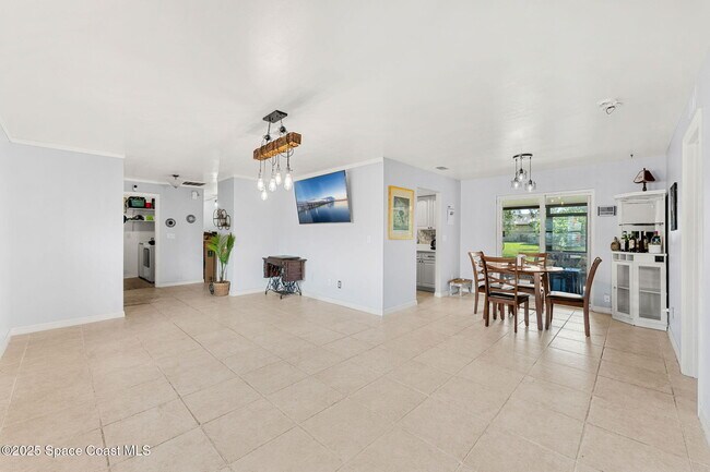 Building Photo - 1848 Edith St NE