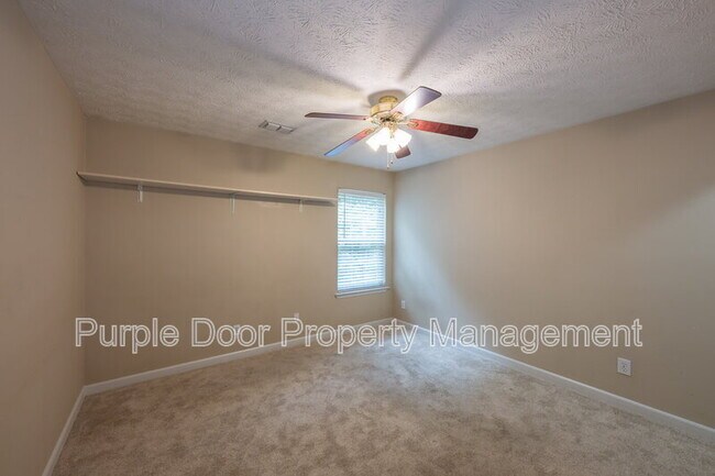 Building Photo - 304 Meadow Point
