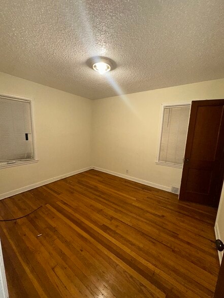 Building Photo - 4304 Cedar Ave S