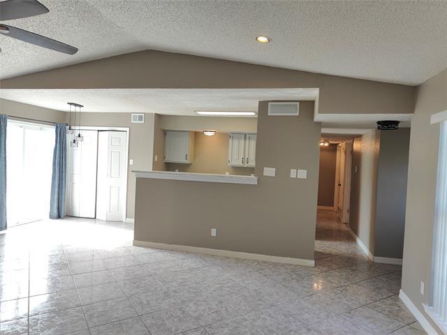 Building Photo - 2700 Winding Creek Dr