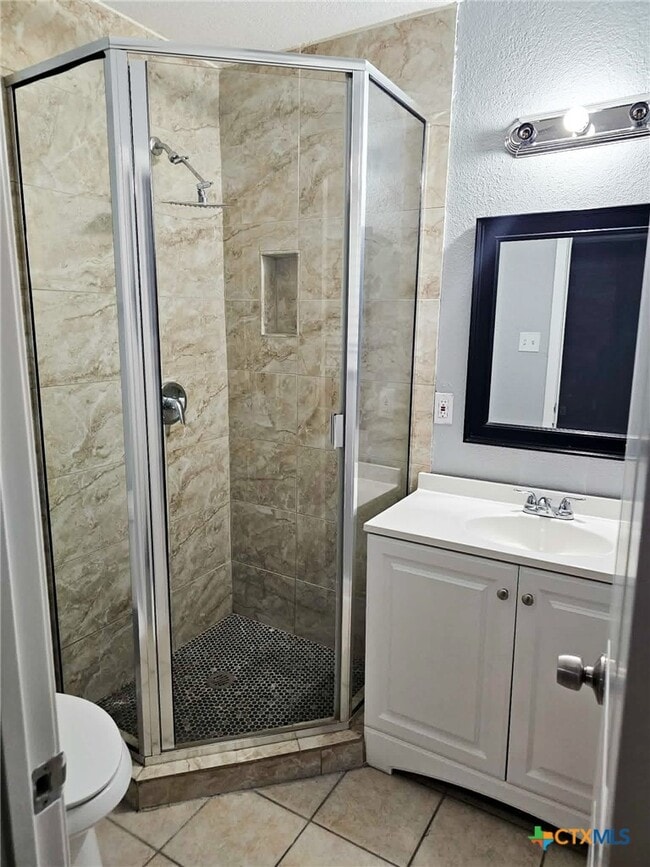 Building Photo - 2506 Bluejay Dr