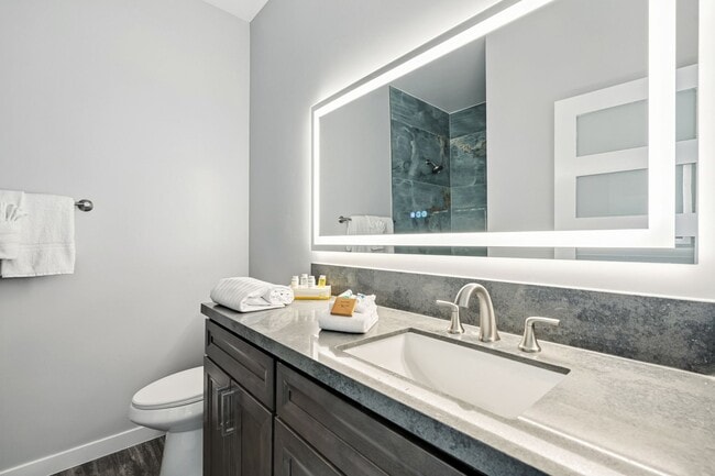 Building Photo - Coastal 3-Bedroom 2-Bathroom House with Hu...