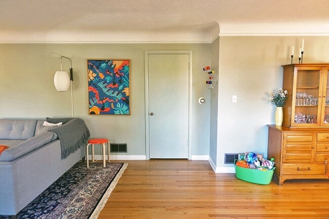 Building Photo - Hillsdale Ranch