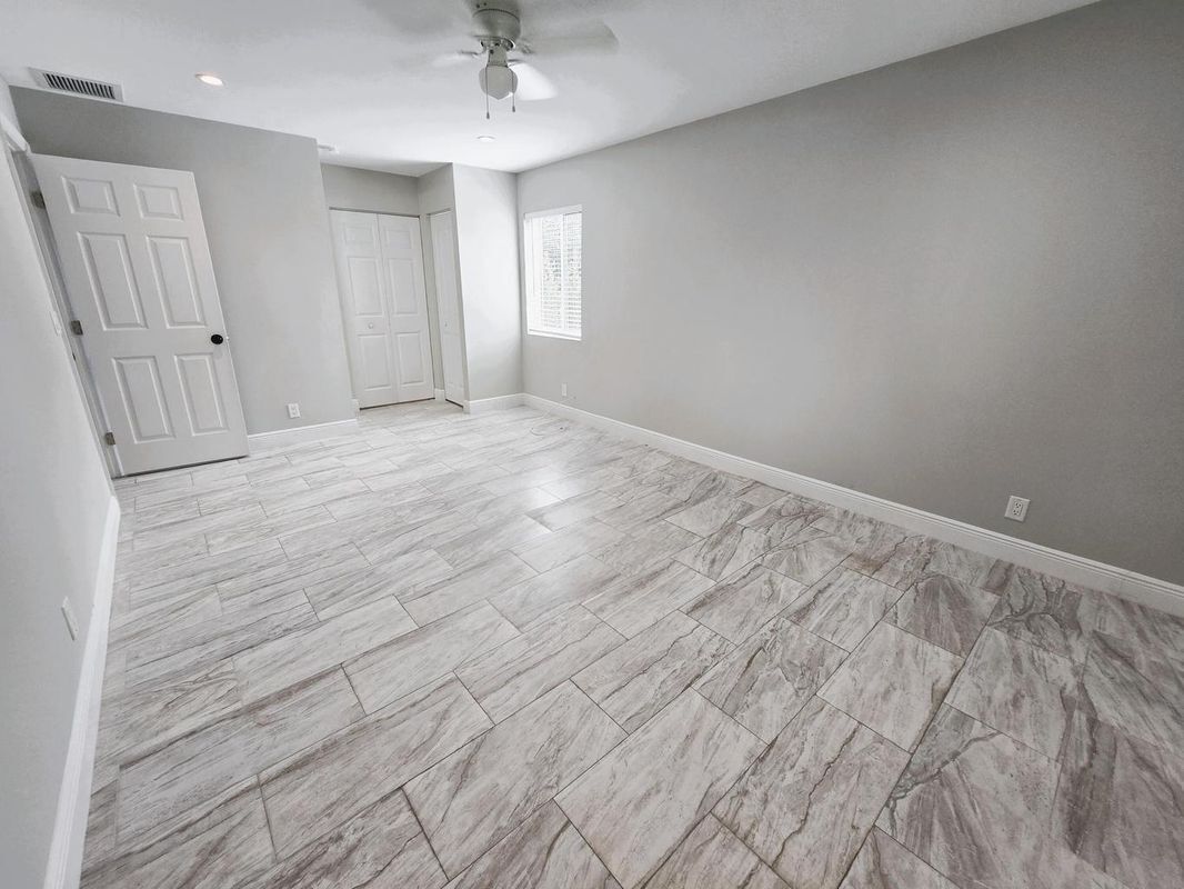 Building Photo - 324 S Chillingworth Dr