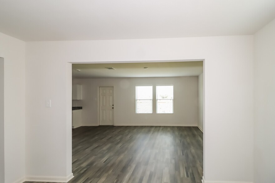 Building Photo - 100 Pleasant Path