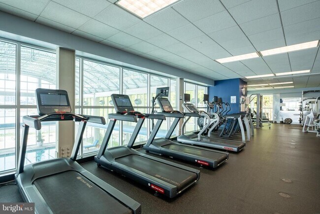 Building Photo - 901 N Penn St