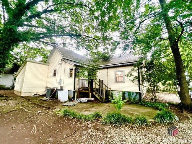 Building Photo - 895 Oconee St