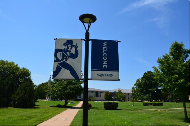 Close to Washburn University - 2081 SW Buchanan St