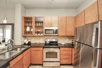 Building Photo - 5455 Richmond Ave.