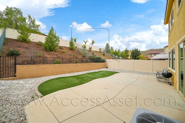 Building Photo - Say Hello to Your New Canyon Hills Home! Amazing 4 Bed/4 Bath Home!