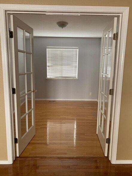Building Photo - 5986 S Wallflower Pl