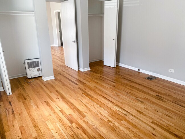 Building Photo - 1514 N Honore St