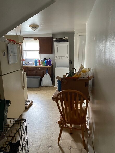 Looking into kitchen from br #2 - 14 Diamond St