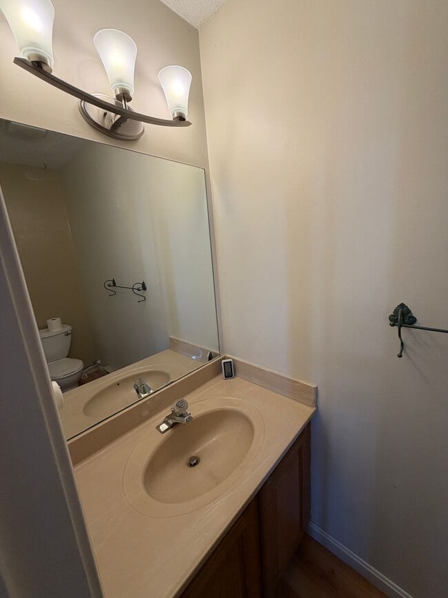 Building Photo - 62 Hayes Ave