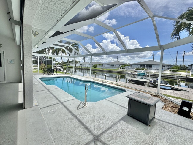 Building Photo - 236 SW 47th St