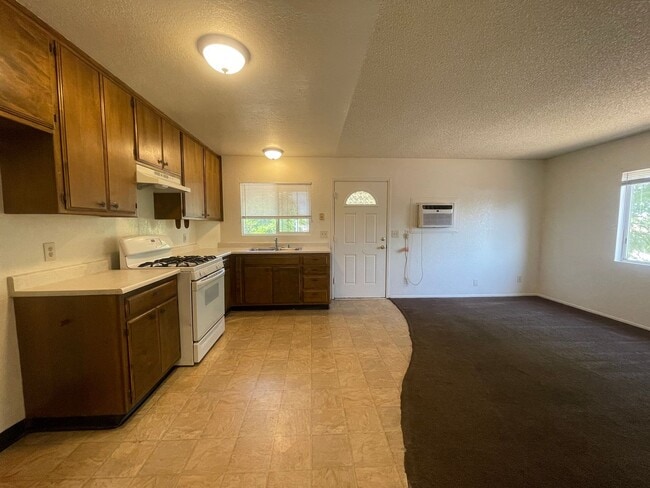Building Photo - West Lancaster 1 Bedroom