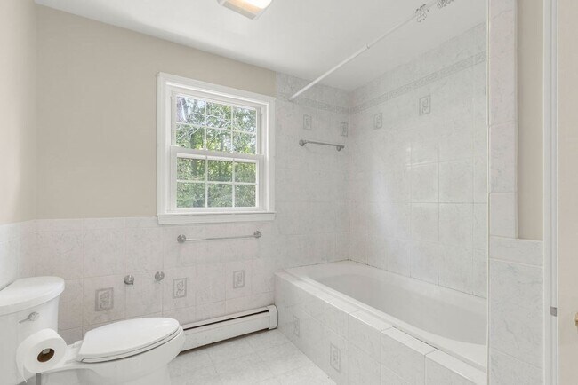 Building Photo - 361 Cumberland Ave