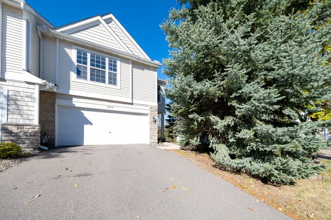 Building Photo - 4892 Bluff Heights Trail SE