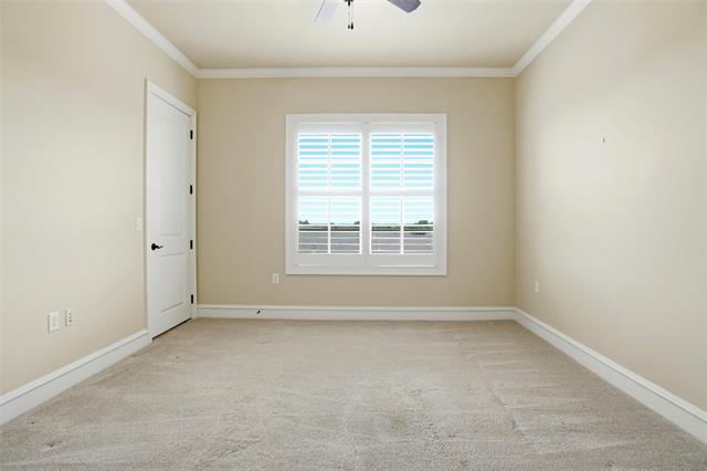 Building Photo - 301 Watermere Dr
