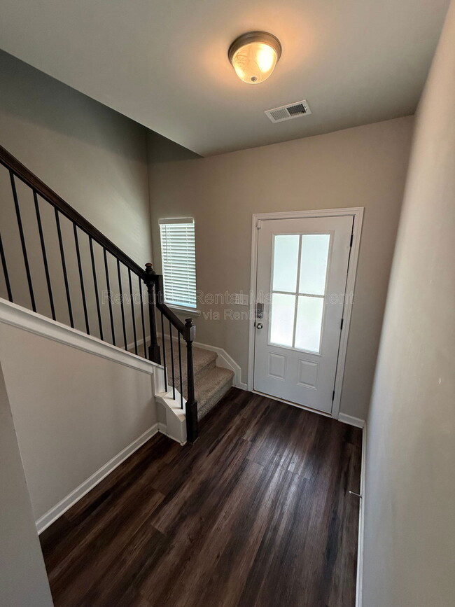 Building Photo - 112 Hunts Ml Cir