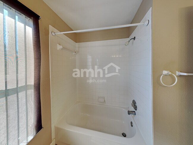 Building Photo - 1712 Scotch Pine Dr