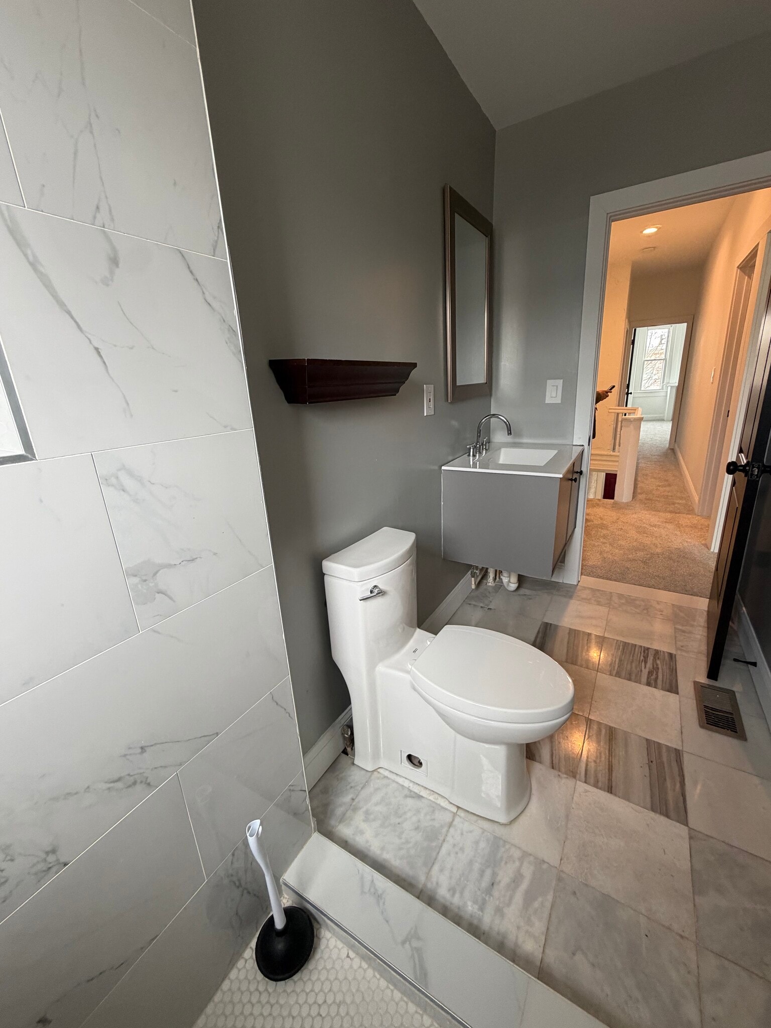 Building Photo - 710 N Luzerne Ave