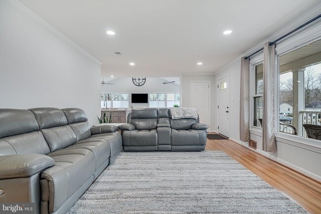 Building Photo - 6812 Beechview Dr