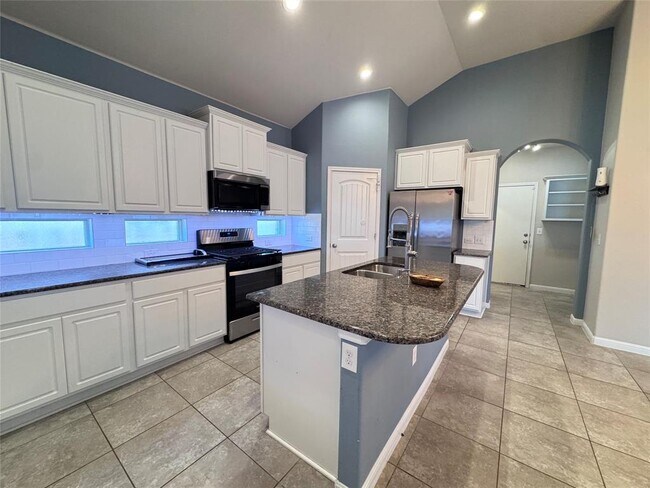 Building Photo - 16420 Pienza Dr