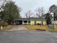 Building Photo - 108 Renoir Ln