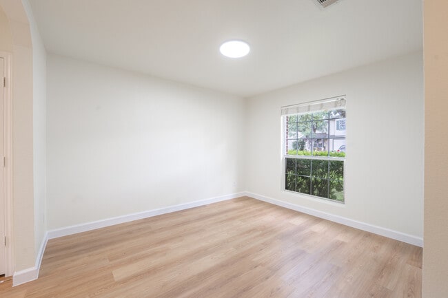 Building Photo - 3926 Privet Pl