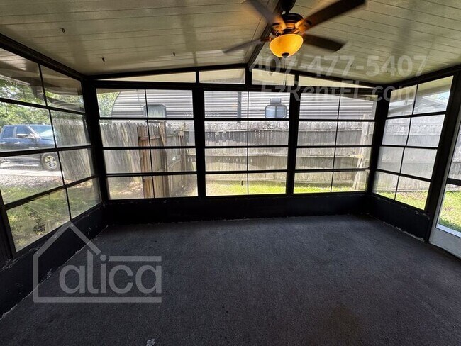 Building Photo - 9593 Villiers Dr S