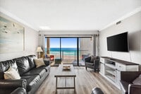 Building Photo - 8815 Thomas Dr