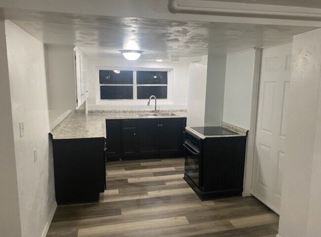 Building Photo - 1 Bedroom with Garage in Perry!