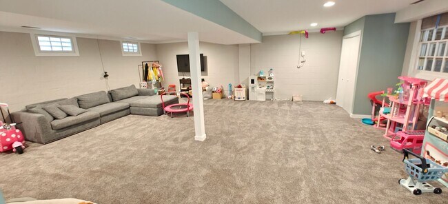 Building Photo - New renovation with River access in Midlothian