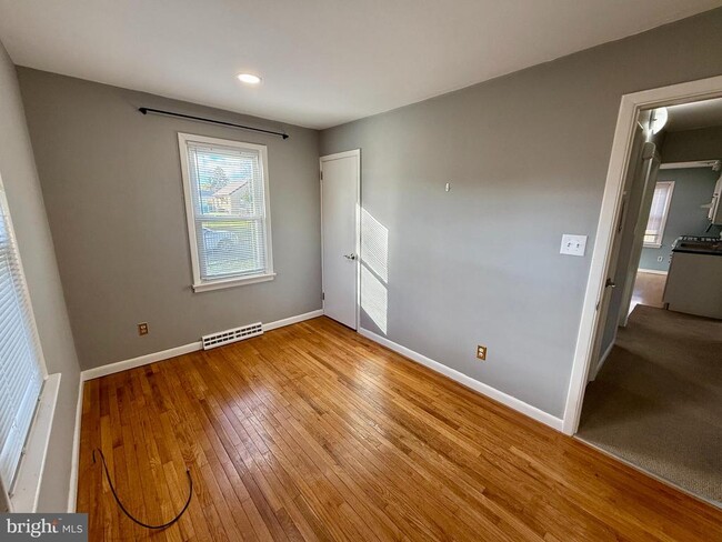 Building Photo - 503 West Lawn Ave