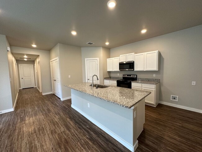 Building Photo - 405 E 21st St