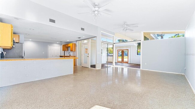 Building Photo - 6912 Alderwood Dr