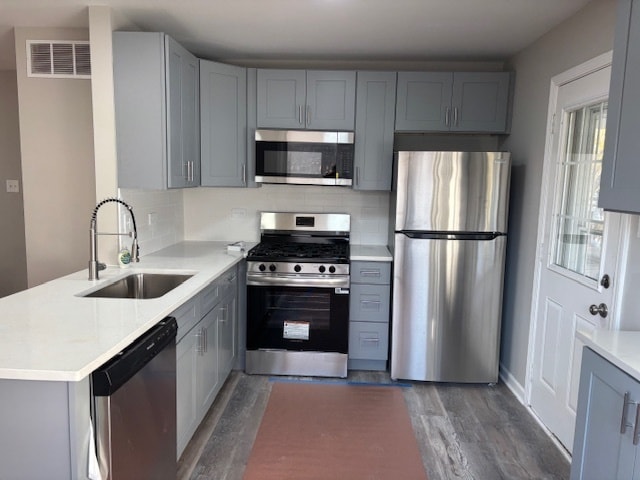 Building Photo - 201 E Rose St